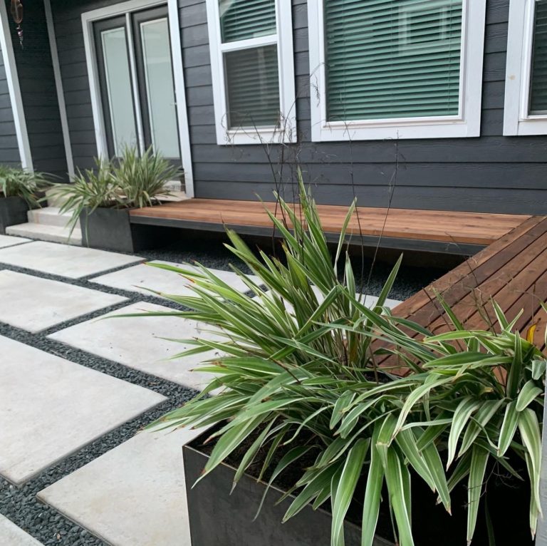 Cedar Bench Floating Over Large Concrete Pavers. – Craftedoutdoorliving.com